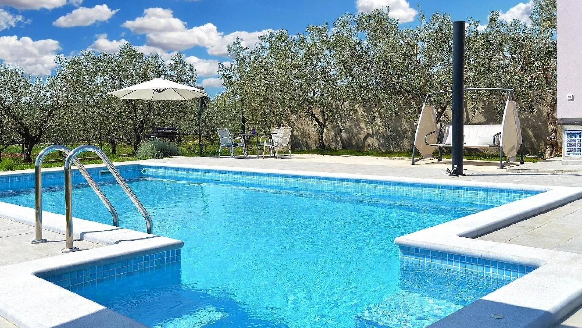 Ferienhaus Mit Privatpool Fuer 6 Personen Ca 100 Qm In Pomer, Istrien Istrische Riviera Holiday home